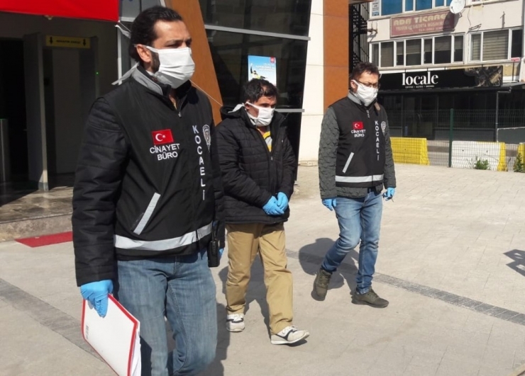 Eşini Baltayla Öldüren Zanlı Tutuklandı