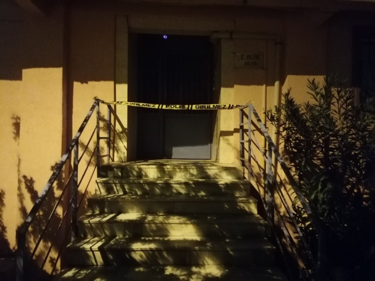 Tartıştığı Eşini Bıçaklayarak Öldürdü, 8 Saat Sonra Cinayeti İtiraf Etti