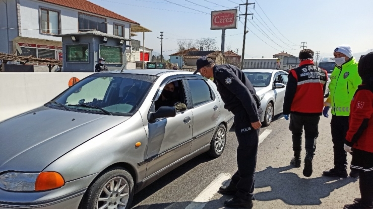 Polislere Uygulama Noktasında Sürpriz Yaptı