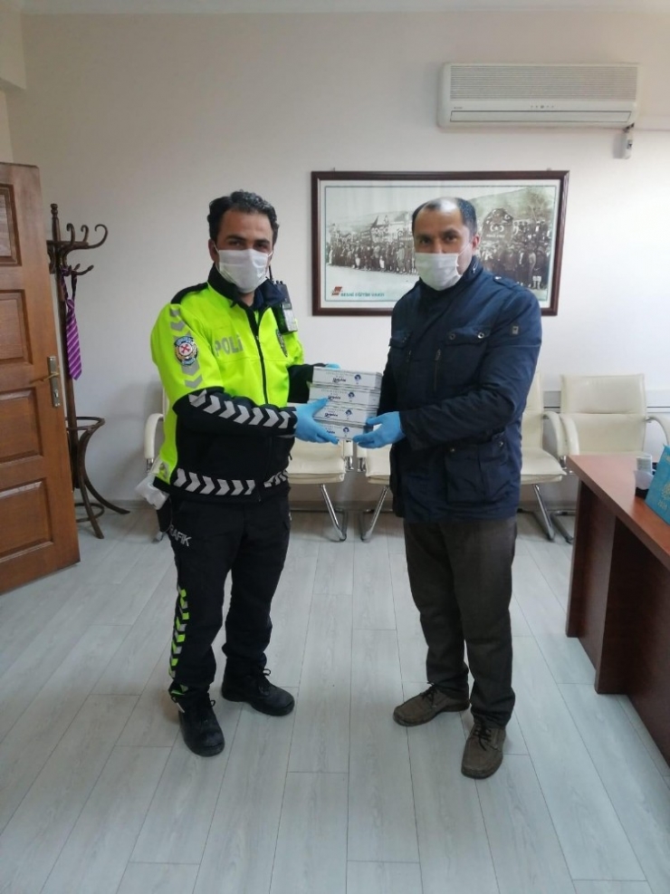 Adıyaman Valiliğinden Vatandaşlara Maske