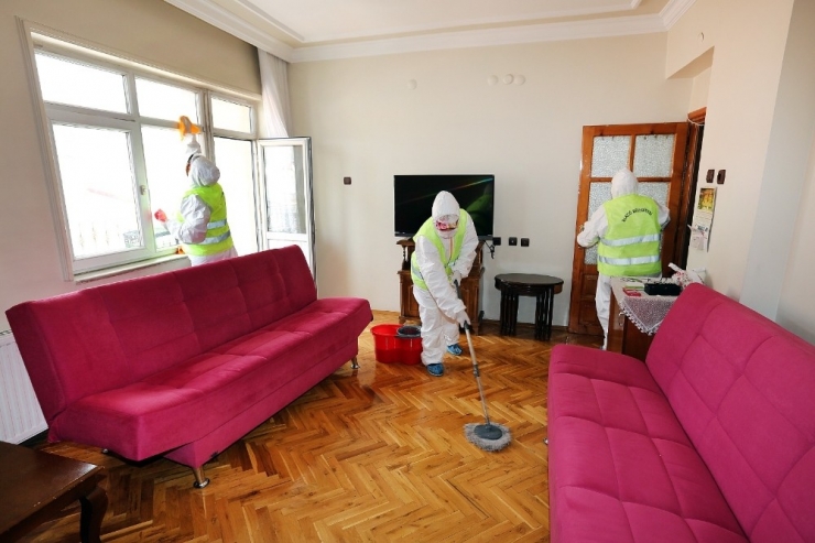 Elazığ’da Evlerde "Korona Temizliği"