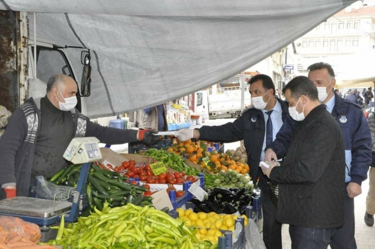 Gürün Belediyesi Maske Dağıttı