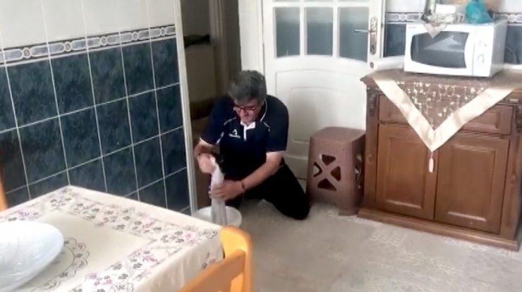 Yasaklı Koronanın Hamarat Erkeği