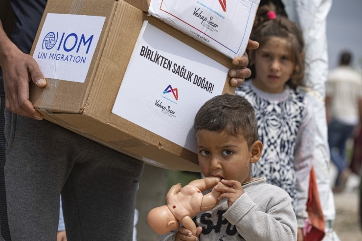 Mersin’de Mevsimlik Tarım İşçilerine Gıda Ve Sağlık Paketi Desteği