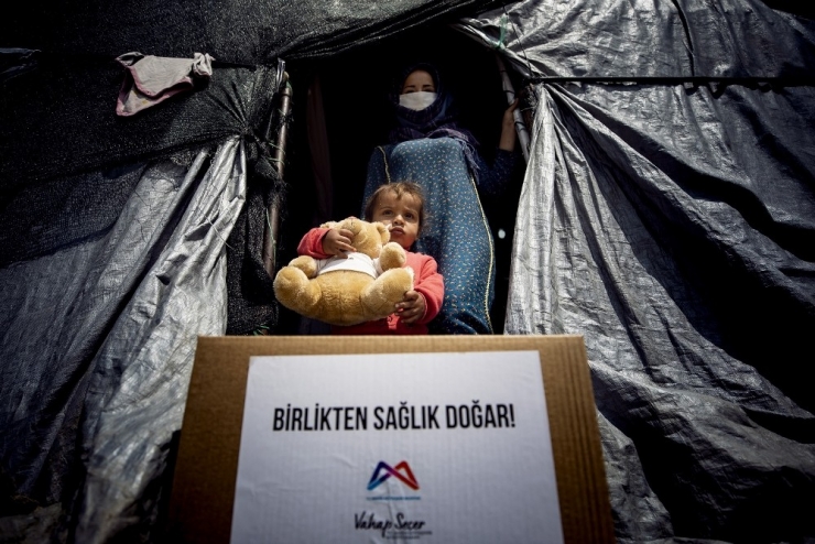 Mersin’de Mevsimlik Tarım İşçilerine Gıda Ve Sağlık Paketi Desteği