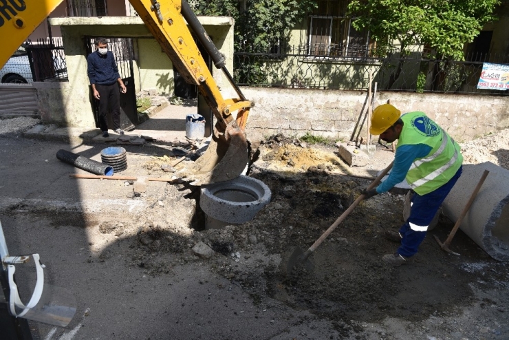 Alzheimer Hastası Kadının Kanalizasyon Sorunu Çözüldü
