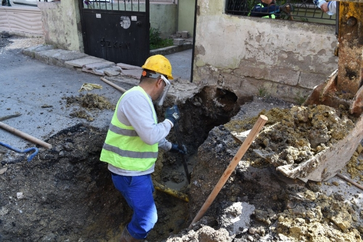 Alzheimer Hastası Kadının Kanalizasyon Sorunu Çözüldü