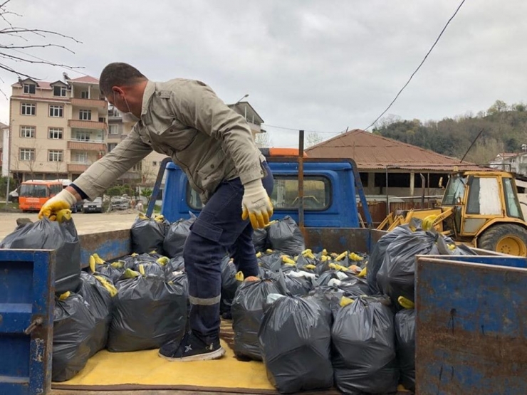 Başkandan Karantina Mahallesine Jest