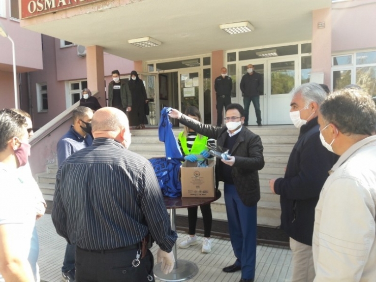 Sosyal Yardım Parasını Dağıtacak Personele Maske Ve Yelek