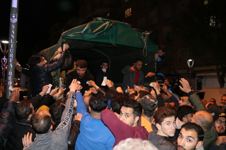 Şanlıurfa’da Sokağa Çıkma Yasağını Duyanlar Fırınlara Koştu
