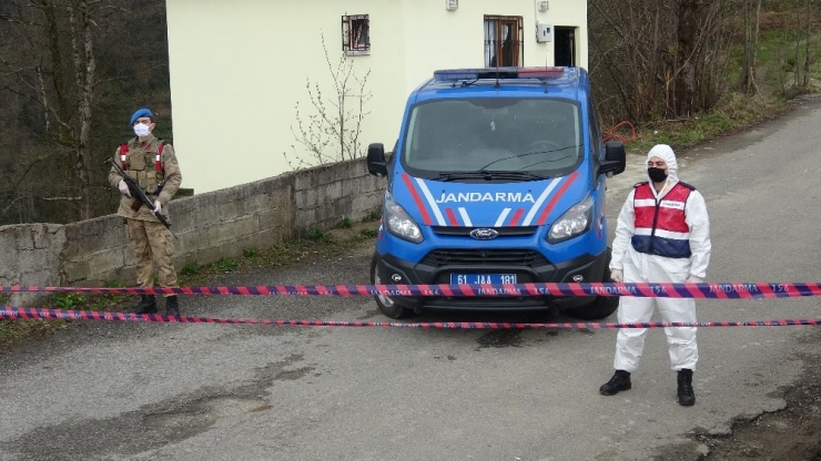 Trabzon’un Hayrat İlçesinin 5 Mahallesindeki Yaklaşık 2 Bin Kişinin Karantinası Sürüyor