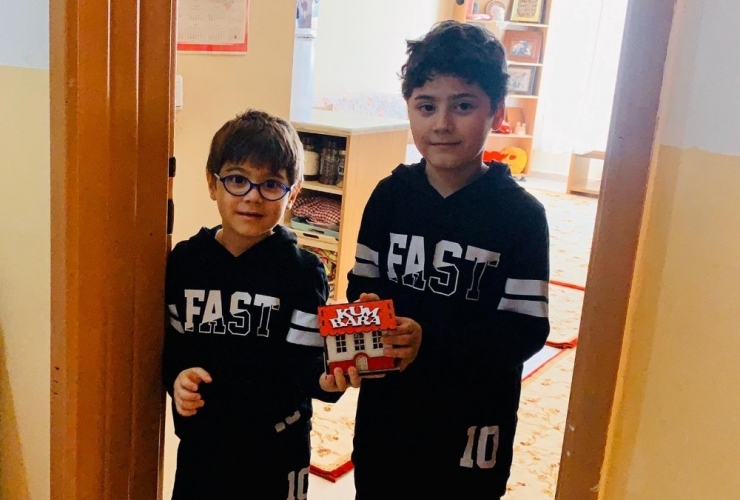 Tunceli’de İki Kardeş Kumbaralarındaki 211 Tl’yi Bağışladı