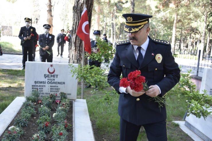 Burdur’da Sosyal Mesafeli Polis Günü Kutlaması