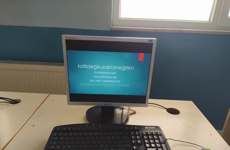 Bilişim Sınıflarındaki Bilgisayarlar Öğrencilere Veriliyor