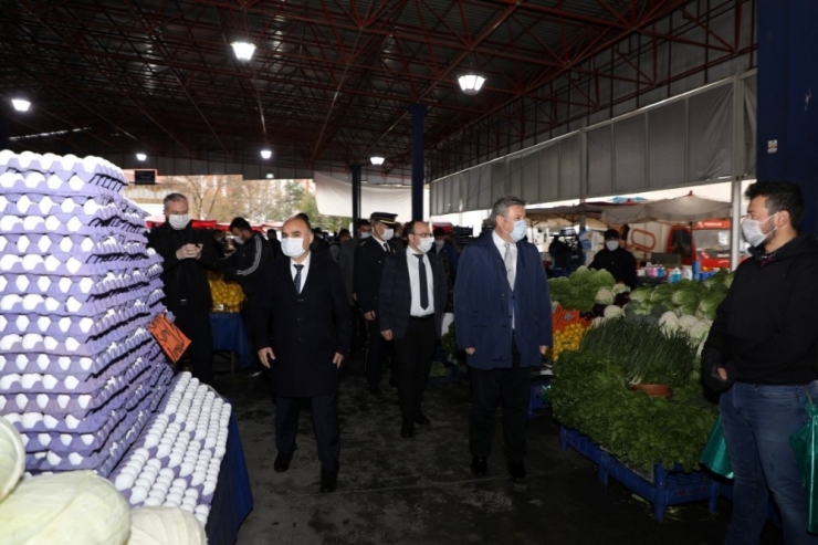 Vali Günaydın, Pazar Yerinde Korona Tedbirlerini Denetledi