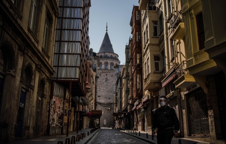 1500 Yıllık Galata Kulesi Yalnız Kaldı