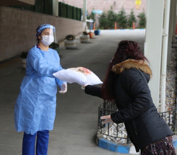 Artvin’de Sağlık Çalışanlarına Anlamlı Hediye