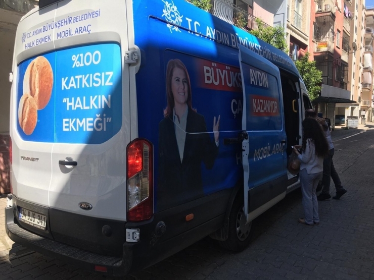 Aydın’da ’Halk Ekmek’ Vatandaşın Ekmek İhtiyacını Gidermek İçin Sokak Sokak Dolaştı