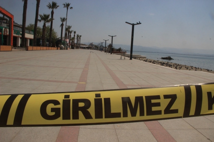 Sahiller Boş Kaldı