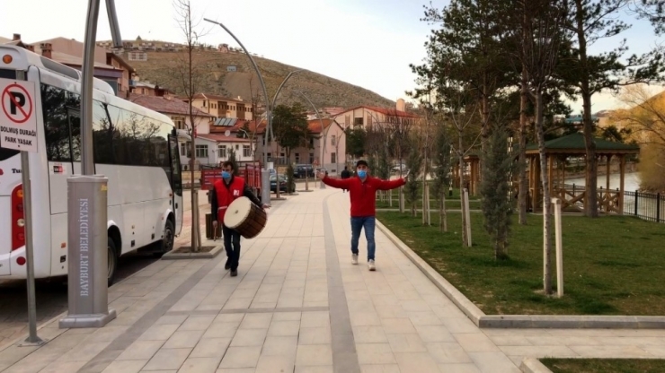 Bayburt’ta Davullu Evde Kal Çağrısı