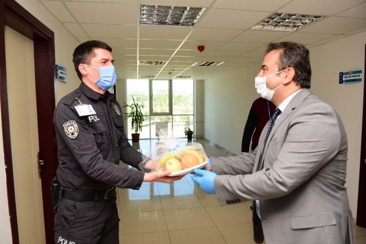 Başkan Aşgın’dan Meyveli Kutlama