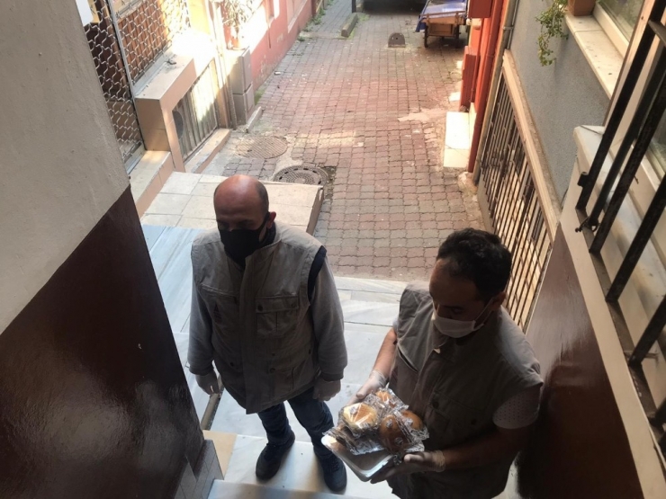 Beyoğlu’nda İhtiyaç Sahibi Ve Yaşlılara Sıcak Yemek Hizmeti