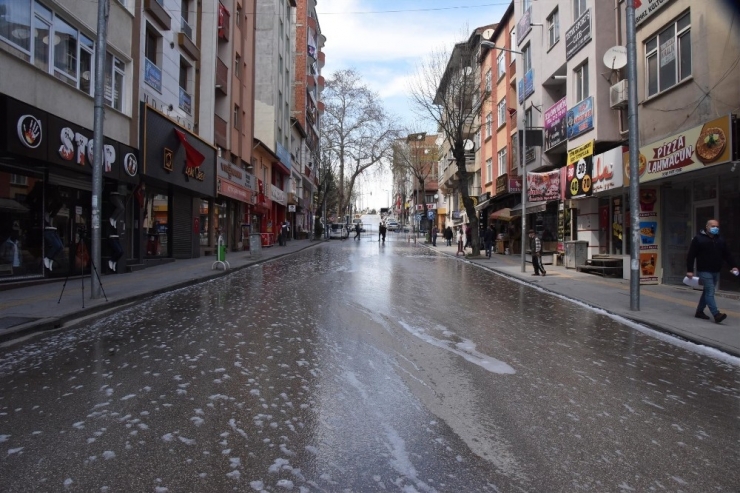 Bilecik’te Sokaklar Dip Köşe Yıkandı