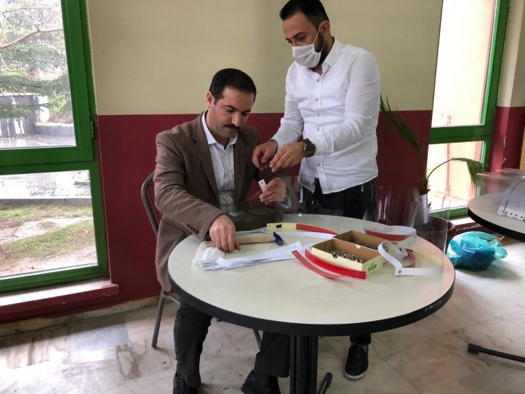 Tatvan Belediyesinden Siperlik Maske Üretimi