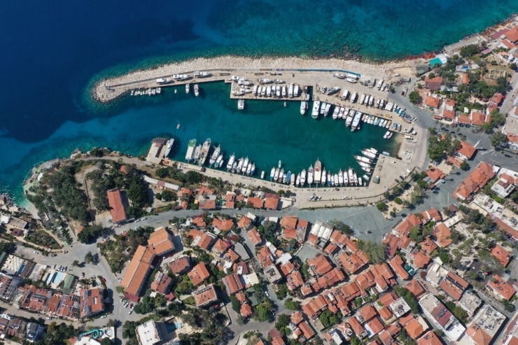 Turizmin Gözbebeği Kaş Sessizliğe Büründü