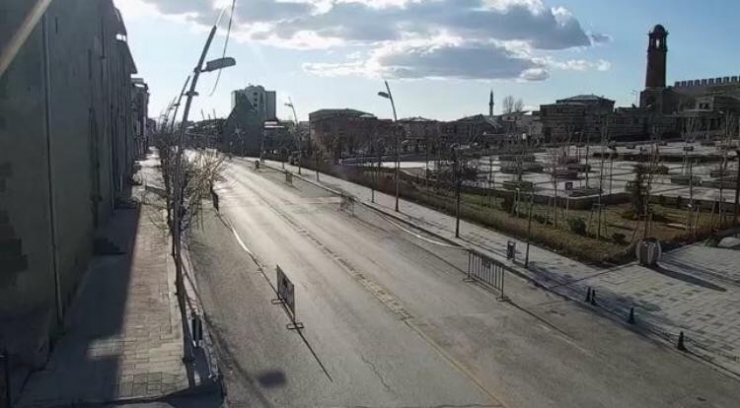 Erzurum’daki Sessizlik, Güvenlik Kameralarına Yansıdı