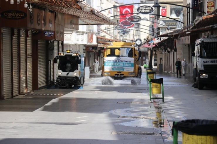 Gaziantep’te Tarihi Çarşılar Köpüklü Suyla Yıkanıyor