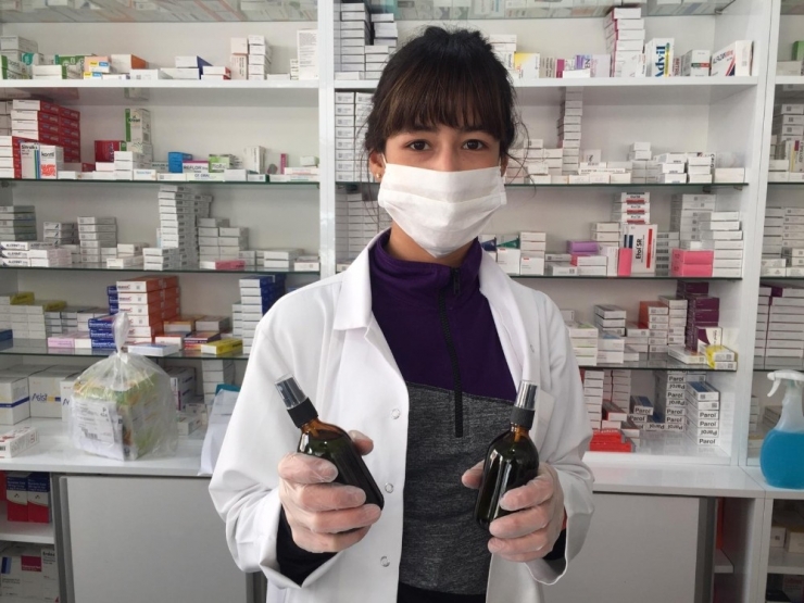 Eczacılar Görev Başında