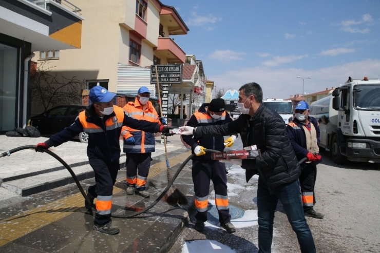 Gölbaşı Belediye Başkanı Şimşek: “Kimseyi Ekmeksiz Ve Susuz Bırakmayacağız"