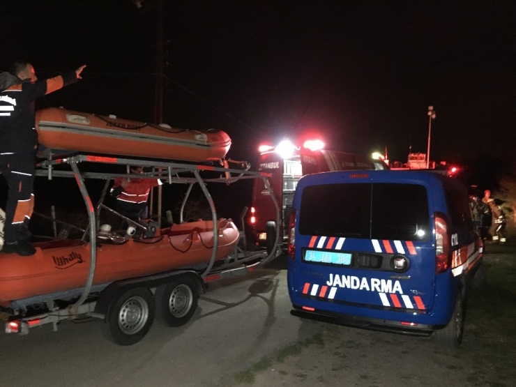 Evde Kal Çağrısına Uymayarak Gölete Düşen Genci Arama Kurtarma Çalışmaları Sürüyor