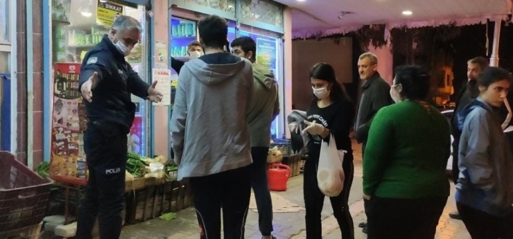 Hatay’da Vatandaşlar Fırın Ve Marketlere Akın Etti