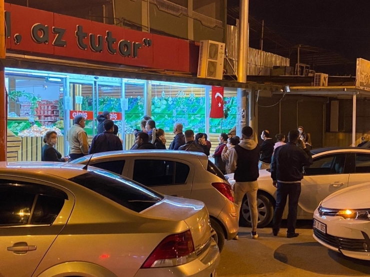 Hatay’da Vatandaşlar Fırın Ve Marketlere Akın Etti