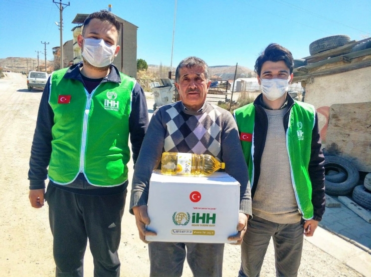 Hisarcık İhh’dan İş Yerleri Kapatılan Esnaflara Yardım Kolisi