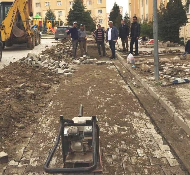 Hisarcık’ta Parke Taşı Ve Bordür Döşeme Çalışmalarına Başlandı