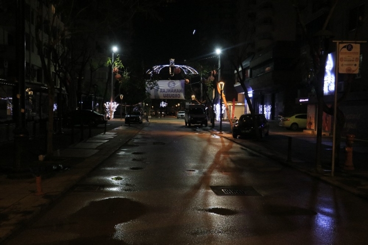 Adanalılar Sokağa Çıkma Yasağına Uydu