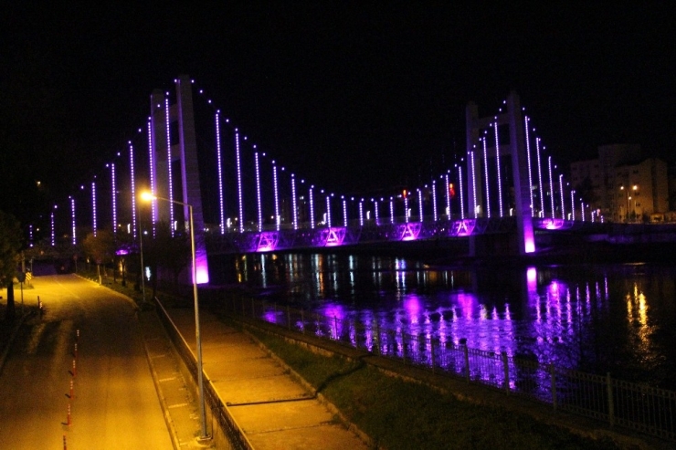 Çarşamba’da Sokaklar Bomboş Kaldı