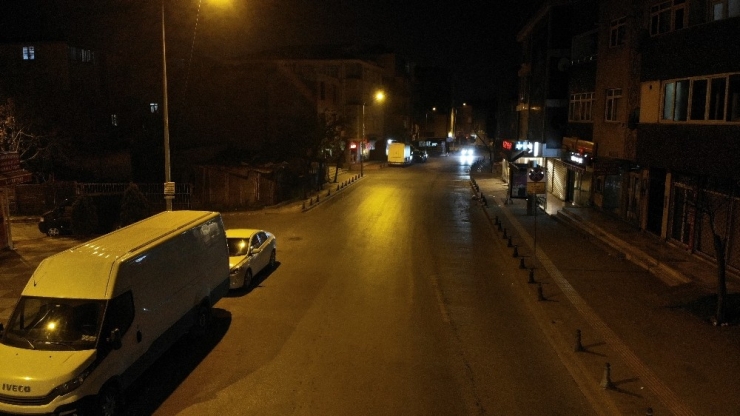 Kadıköy’de Boşalan Cadde Ve Sokaklar Havadan Görüntülendi