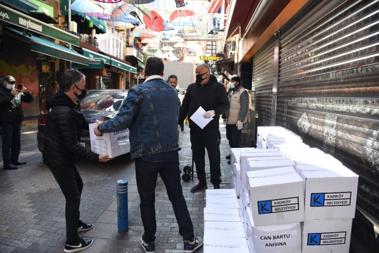 Kadıköy Belediyesi’nden Esnaf Derneklerine Destek