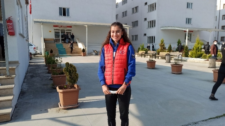 Milli Atlet Tuğba Güvenç, Karantinadan Tahliye Edildi