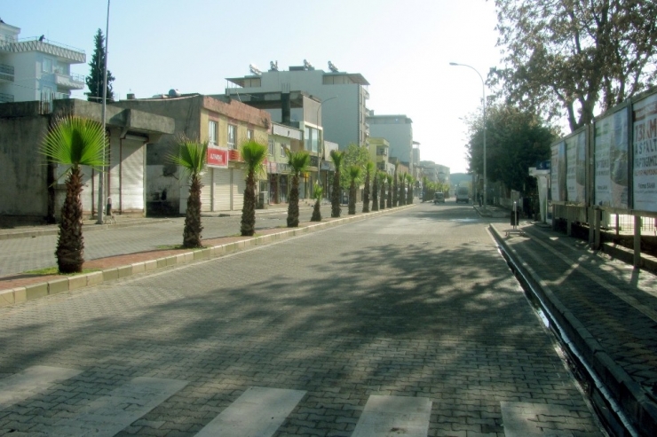 Araban’da Caddeler Sessizliğe Büründü