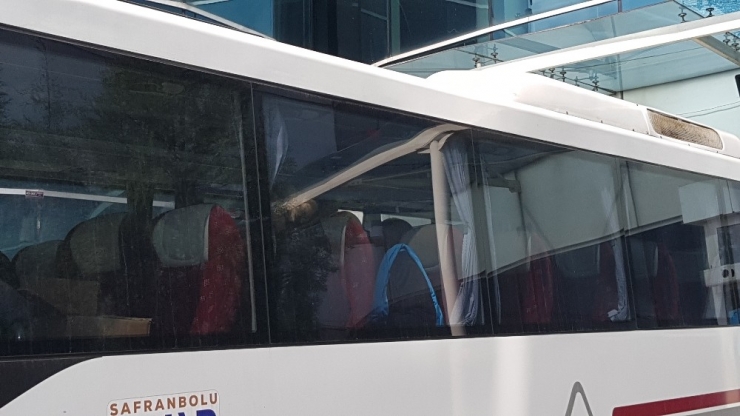 Covid-19 Tedavileri Tamamlanan 12 Cezayirli Taburcu Edildi