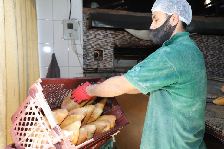 Alanya Belediyesinden Ekmek Yardımı