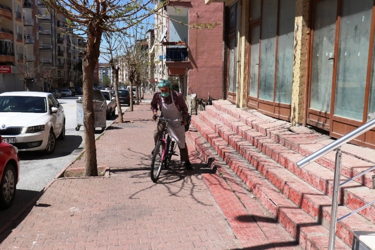 Malatya’da Fırınlar Ekmeği Evlere Götürüyor