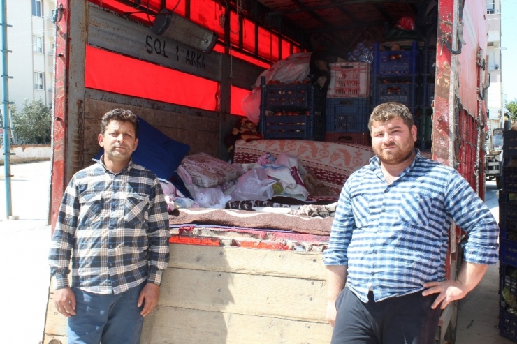 Pazarcı Esnafı Kamyon Kasasında Mahsur Kaldı