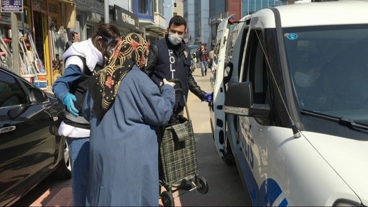 “Meyve Alayım, Bir Daha Da Gelmem” Dedi, Polis 65 Yaş Üstündeki Kadını Zor İkna Etti