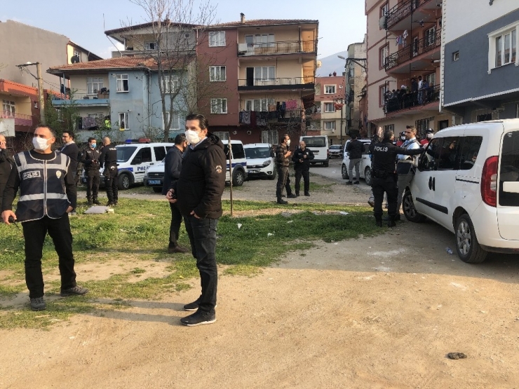 Sokağa Çıkma Yasağını Delip Polise Saldırdılar